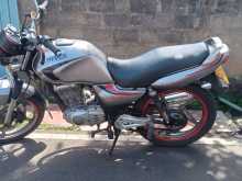 Suzuki En125 2004 Motorbike