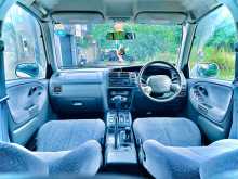 https://riyasewana.com/uploads/suzuki-escudo-2001-320195712084.jpg
