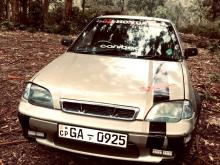 Suzuki Esteem 2000 Car