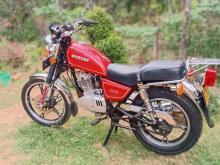 Suzuki GN125 H 2011 Motorbike