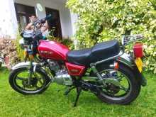 Suzuki GN125 2004 Motorbike