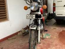 Suzuki GN125 2000 Motorbike