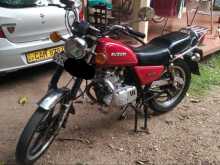 Suzuki GN125 2004 Motorbike