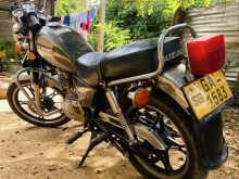 Suzuki GN125 2000 Motorbike