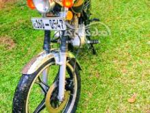 Suzuki GN125 Japan 2000 Motorbike