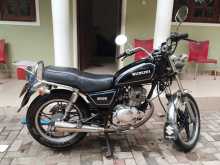 Suzuki GN125 2000 Motorbike