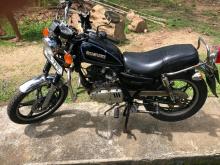 Suzuki GN125 2000 Motorbike