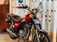 Suzuki GN125 2000 Motorbike