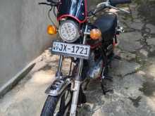 Suzuki GN125 2000 Motorbike
