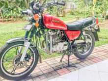 Suzuki GN125 1999 Motorbike