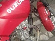 Suzuki GS125 2000 Motorbike