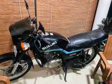 Suzuki GS125 2000 Motorbike