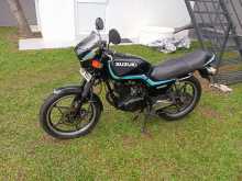 Suzuki GS125 2000 Motorbike