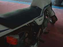 https://riyasewana.com/uploads/suzuki-gs-125-311132144353.jpg