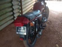 Suzuki GS125 2000 Motorbike