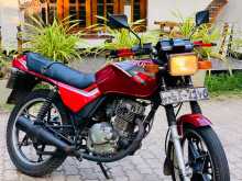 Suzuki GS125 2000 Motorbike