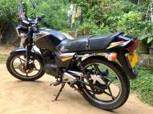 Suzuki GS125 2002 Motorbike
