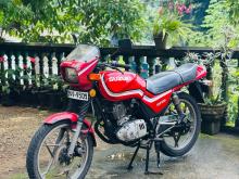 Suzuki GS125 2000 Motorbike