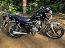 Suzuki GS125 1900 Motorbike