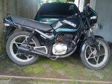 Suzuki GS125 2000 Motorbike