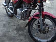 Suzuki GS125 2000 Motorbike