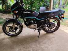 Suzuki GS125 1999 Motorbike