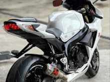 https://riyasewana.com/uploads/suzuki-gsxr-750-215085022952.jpg
