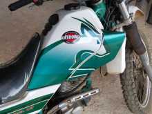 Suzuki Serow 225 2005 Motorbike