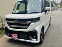 Suzuki Spacia Custom XS 2025 Car