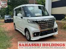 Suzuki Spacia 2023 Car