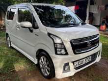 https://riyasewana.com/uploads/suzuki-stingrey-2017-1323140312512.jpg