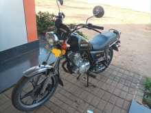 Suzuki GN125 2003 Motorbike