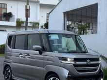 Suzuki Spacia Custom Hybrid XS 2025 Car