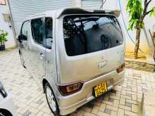 https://riyasewana.com/uploads/suzuki-suzuki-wagon-2017-1812395812624.jpg