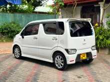 https://riyasewana.com/uploads/suzuki-suzuki-wagonr-12758484883.jpg