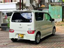 https://riyasewana.com/uploads/suzuki-suzuki-wagonr-23702044533.jpg