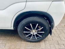 https://riyasewana.com/uploads/suzuki-swift-1-3-710583124483.jpg