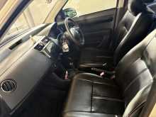 https://riyasewana.com/uploads/suzuki-swift-5184345952.jpg