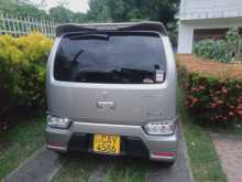 https://riyasewana.com/uploads/suzuki-waganr-r-2017-2018363012822.jpg