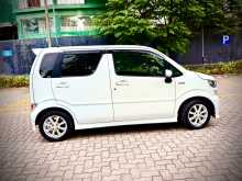 https://riyasewana.com/uploads/suzuki-wagon-r-2017-1019184512812.jpg