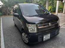 https://riyasewana.com/uploads/suzuki-wagon-r-2017-1516563212742.jpg