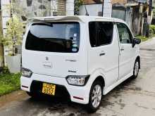 https://riyasewana.com/uploads/suzuki-wagon-r-2017-167401212574.jpg