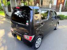 https://riyasewana.com/uploads/suzuki-wagon-r-2017-510240112403.jpg