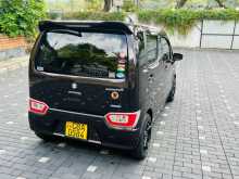 https://riyasewana.com/uploads/suzuki-wagon-r-2017-57040712772.jpg