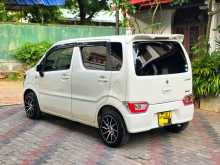 https://riyasewana.com/uploads/suzuki-wagon-r-2017-917393512392.jpg