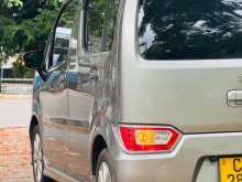 https://riyasewana.com/uploads/suzuki-wagon-r-2018-1712364312842.jpg