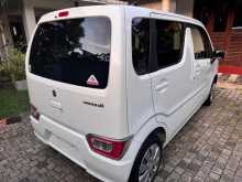 https://riyasewana.com/uploads/suzuki-wagon-r-2023-2112334212882.jpg
