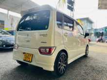 https://riyasewana.com/uploads/suzuki-wagon-r-4112705963.jpg