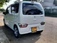 https://riyasewana.com/uploads/suzuki-wagonr-fx-61158574962.jpg
