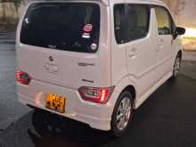 https://riyasewana.com/uploads/suzuki-wagonr-fz-2018-2022360012634.jpg